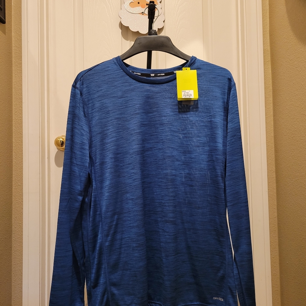 Men's Tek Gear dritek long sleeve shirt.